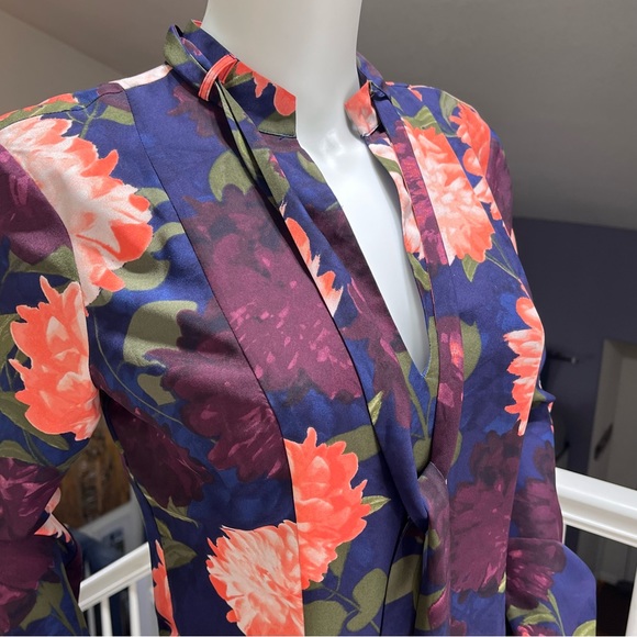 💜Guess💜 NWOT Floral Flirty Fully Lined Long Sleeve Dress  Size 6 - Picture 6 of 13